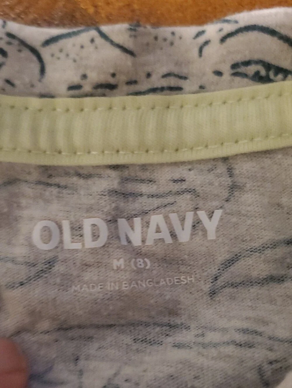 Old Navy Light Gray Tee with Blue Alligator Pattern